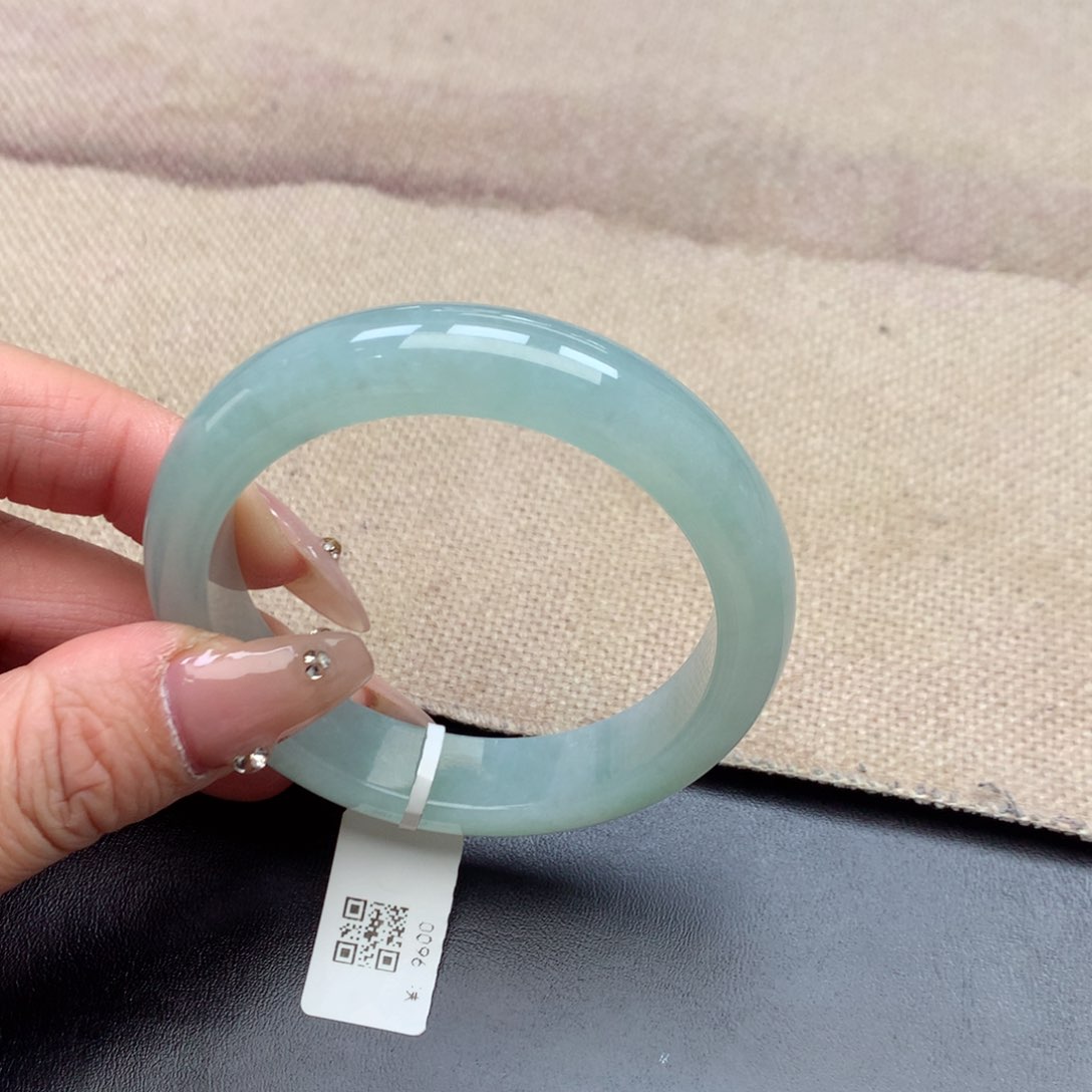 未镶嵌手镯翡翠缅甸翡翠手镯