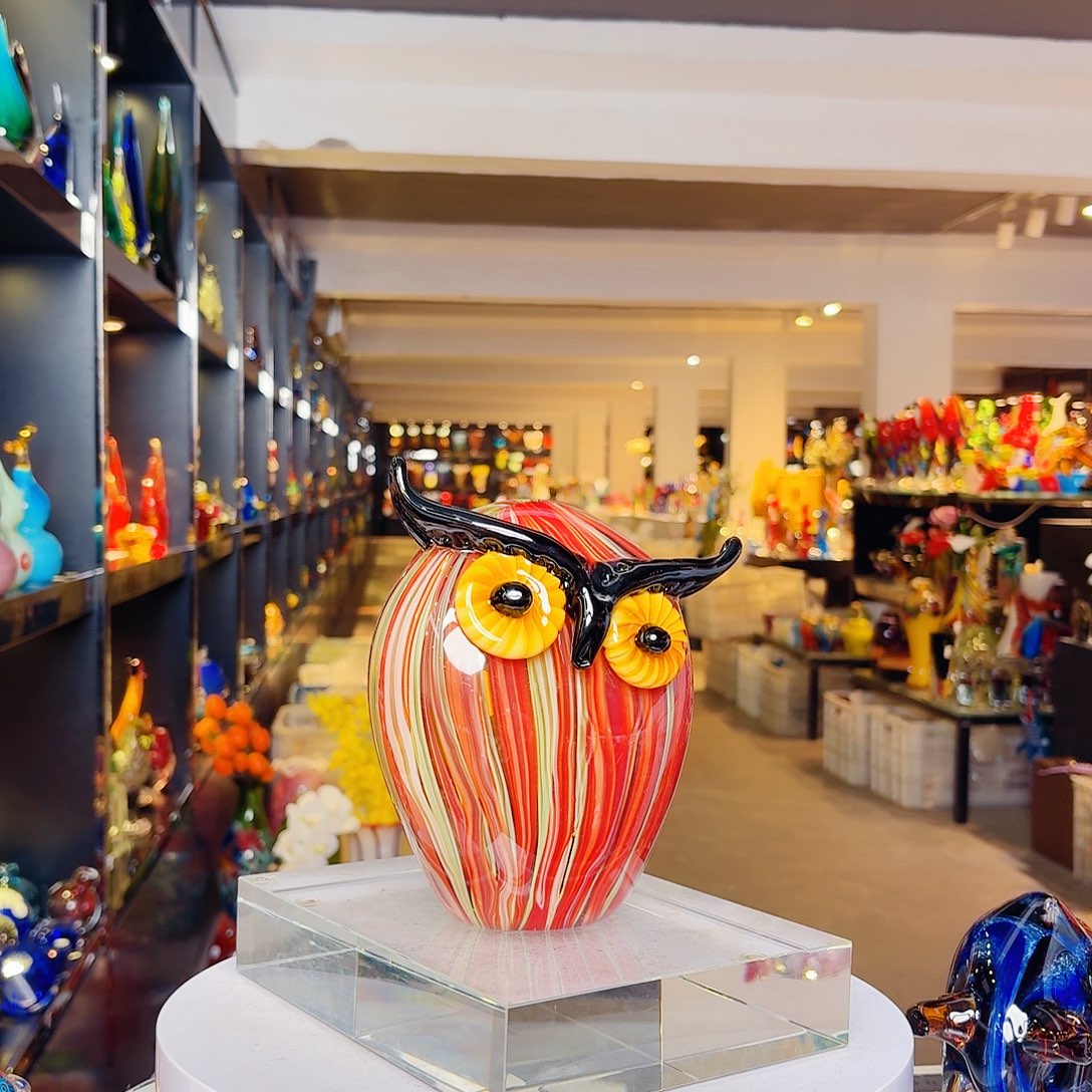 摆件琉璃花的颜色也是非常