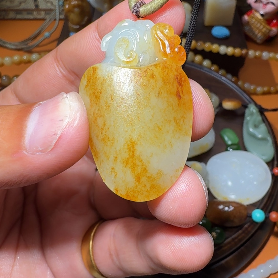 和田玉颈饰未镶嵌节*