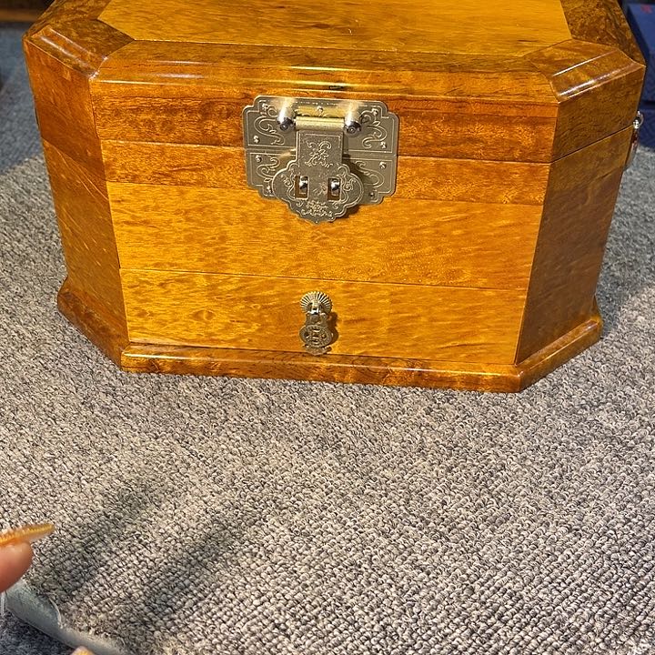 乌木类成套家具八角箱子