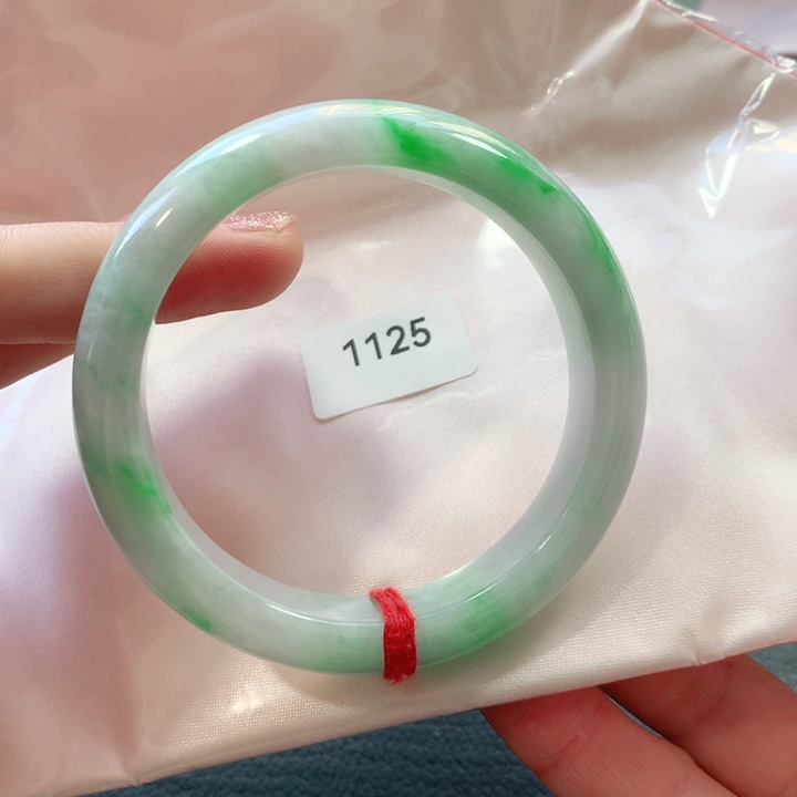 翡翠手镯未镶嵌天然翡翠手镯