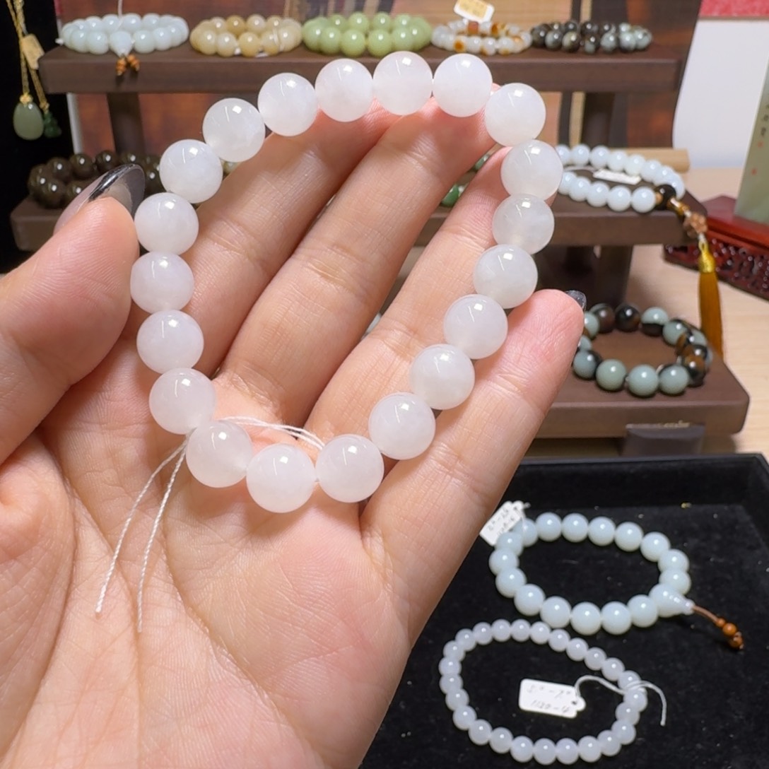 未镶嵌和田玉手链