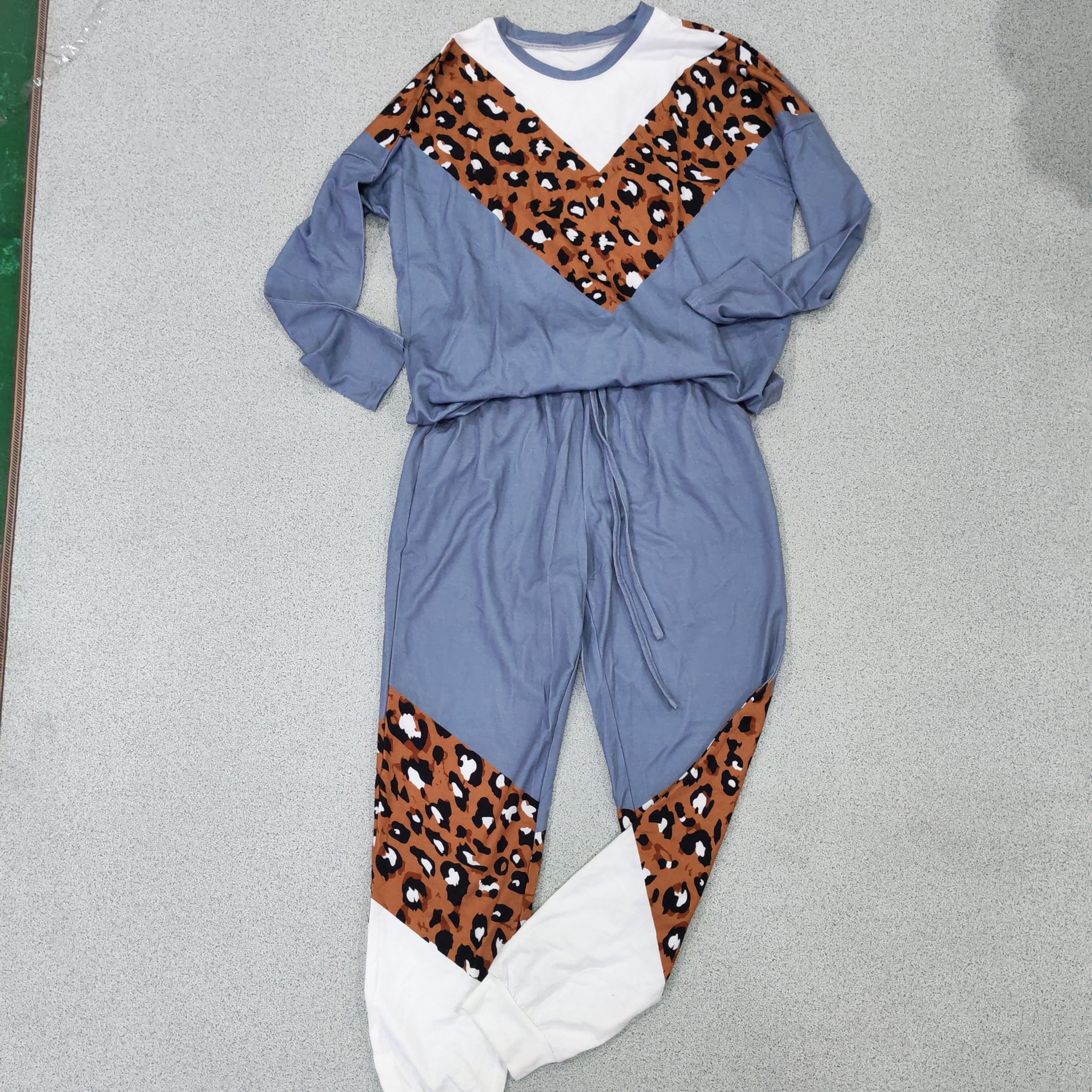 清风酷女郎广州高弹套装