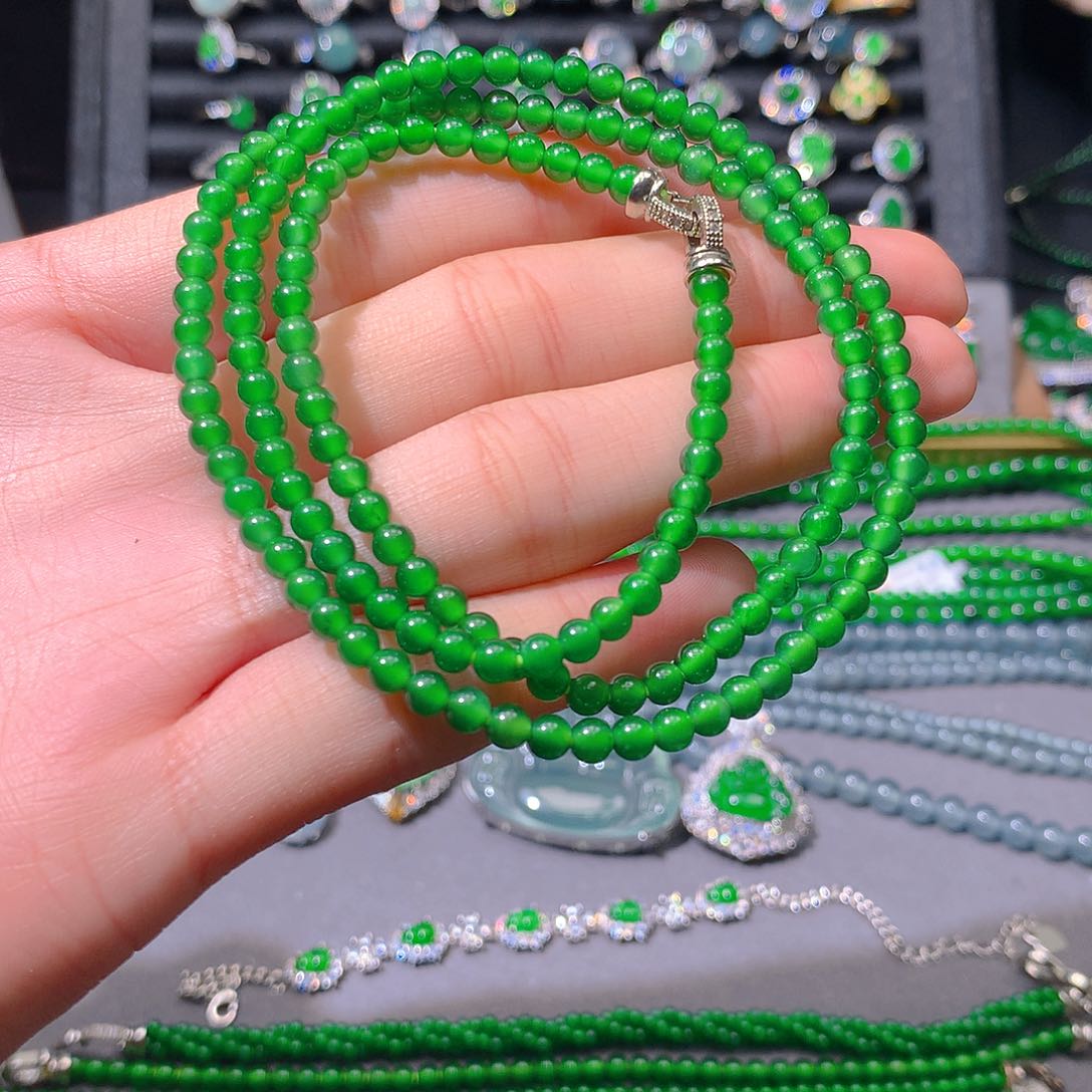 翡翠耳饰未镶嵌天然翡翠