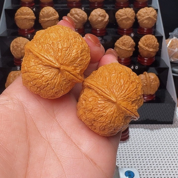 文玩核桃把件金丝绣球42尺…………10