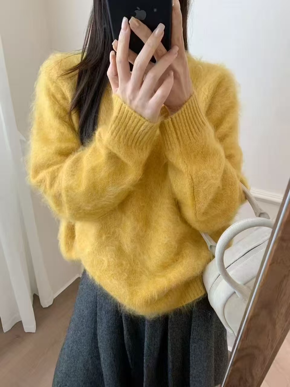 1716【三炫女装】暮光之城~冬季新款高级圆领纯色拉绒工艺上衣