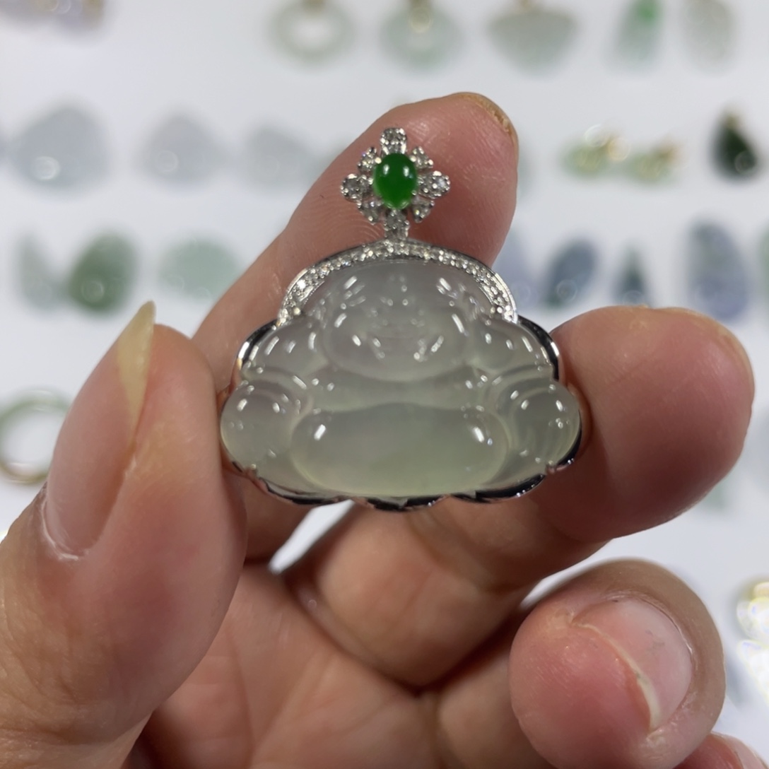 翡翠颈饰18K金镶嵌翡翠