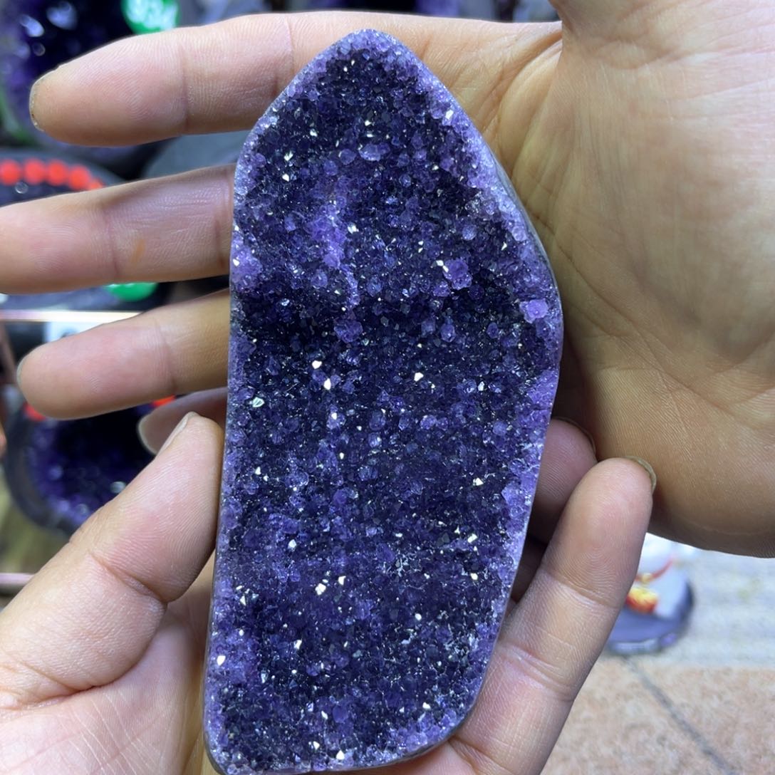 水晶摆件未镶嵌紫水晶