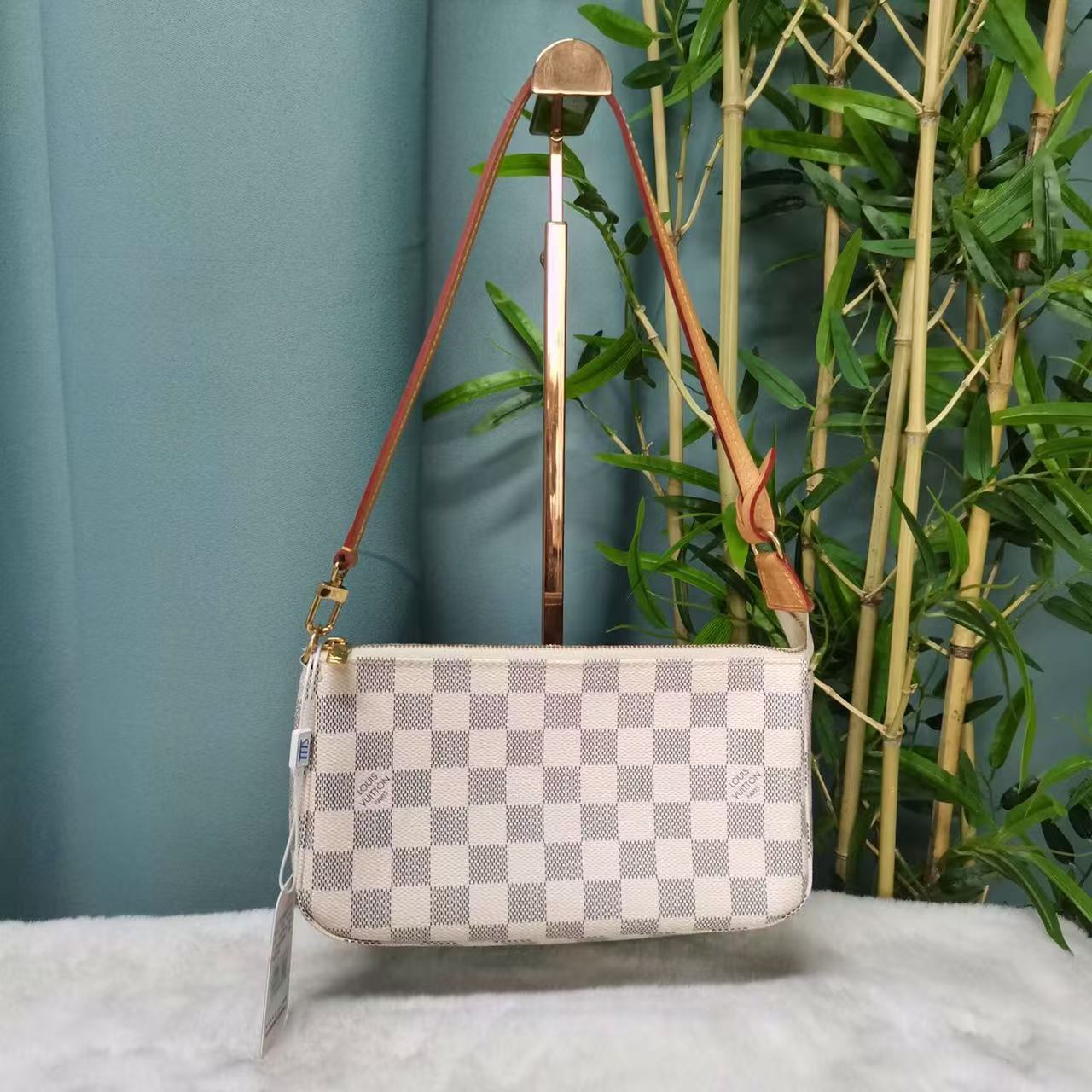 95新 LouisVuitton/路易威登 久泷奢品汇 大麻将芯片款 10061374