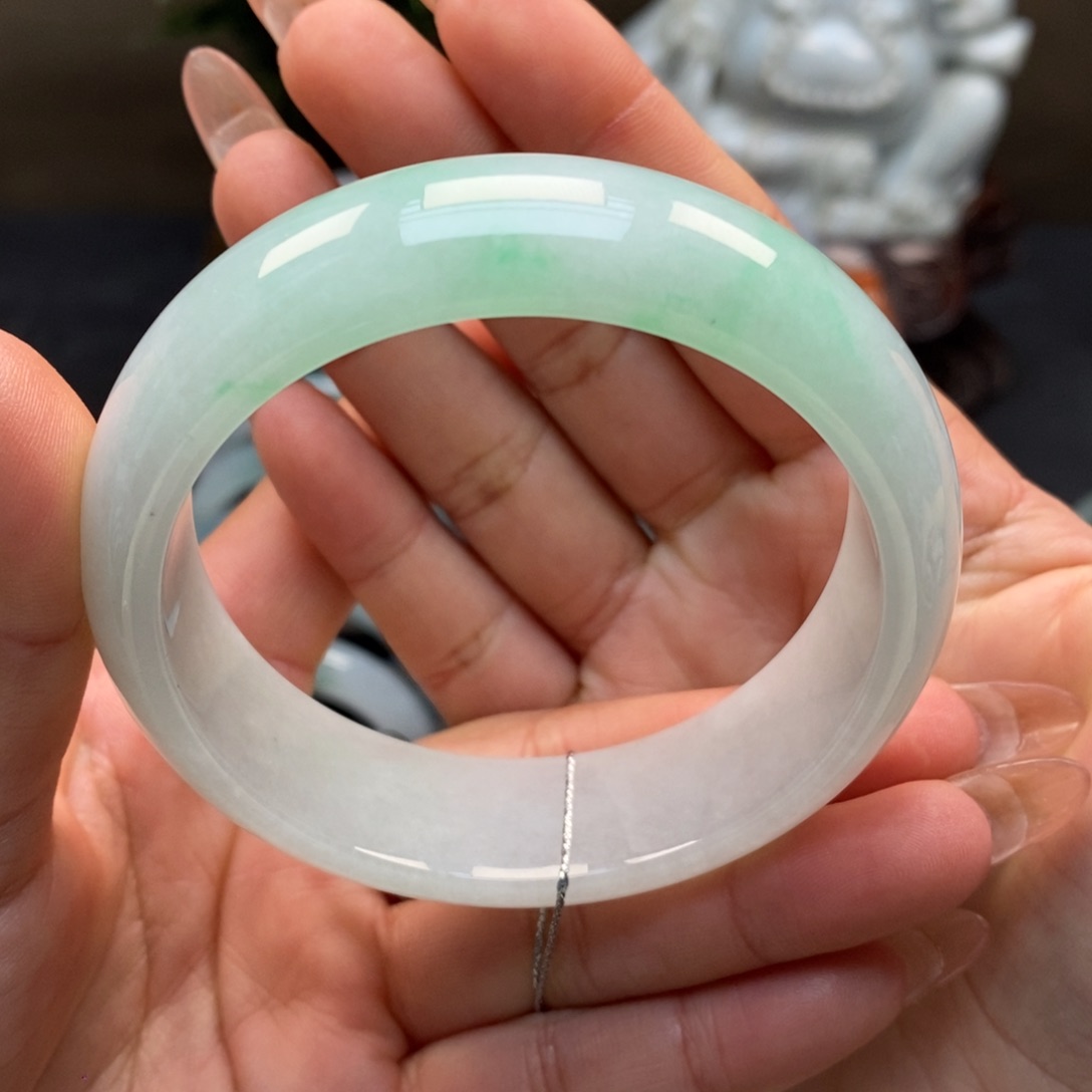 翡翠手镯未镶嵌天然
