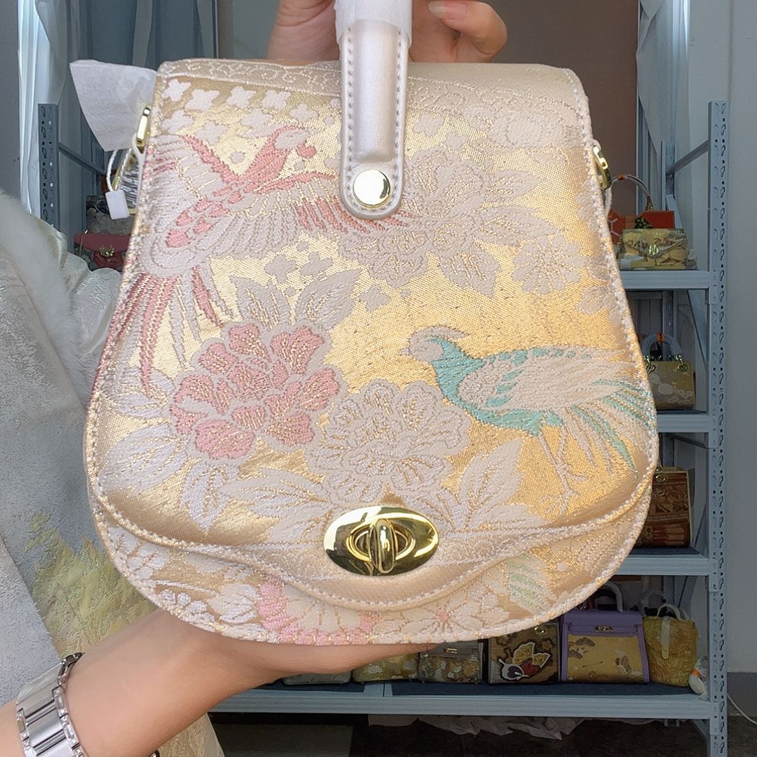 织物桑蚕丝非遗唐锦琵琶包