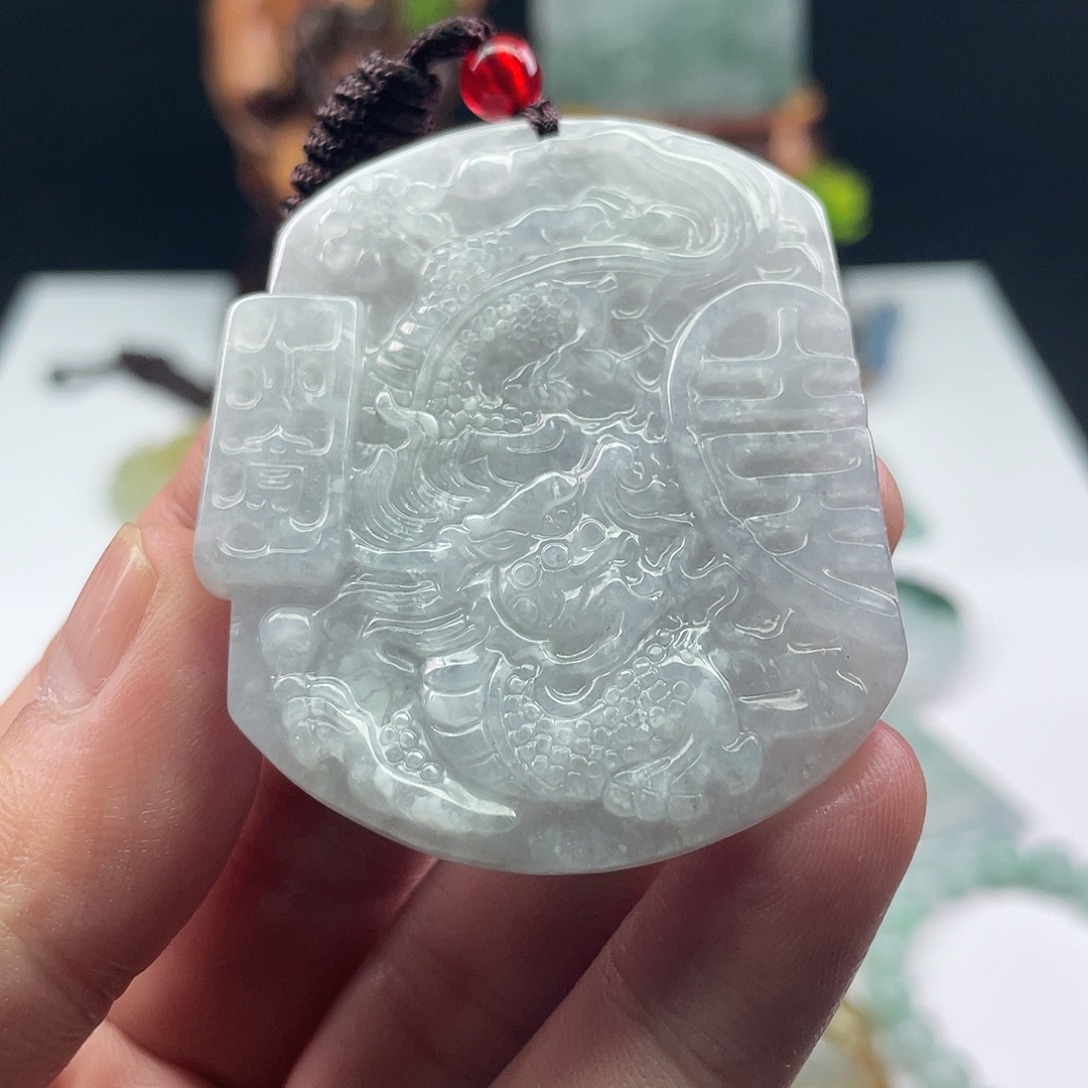 翡翠未镶嵌颈饰吊坠