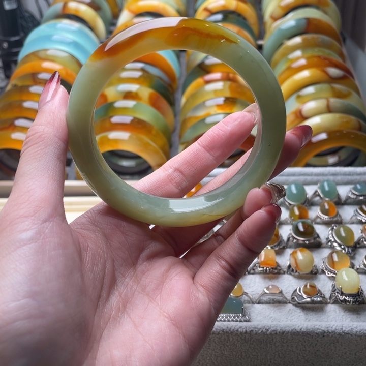 蛇纹石玉手镯未镶嵌63.5