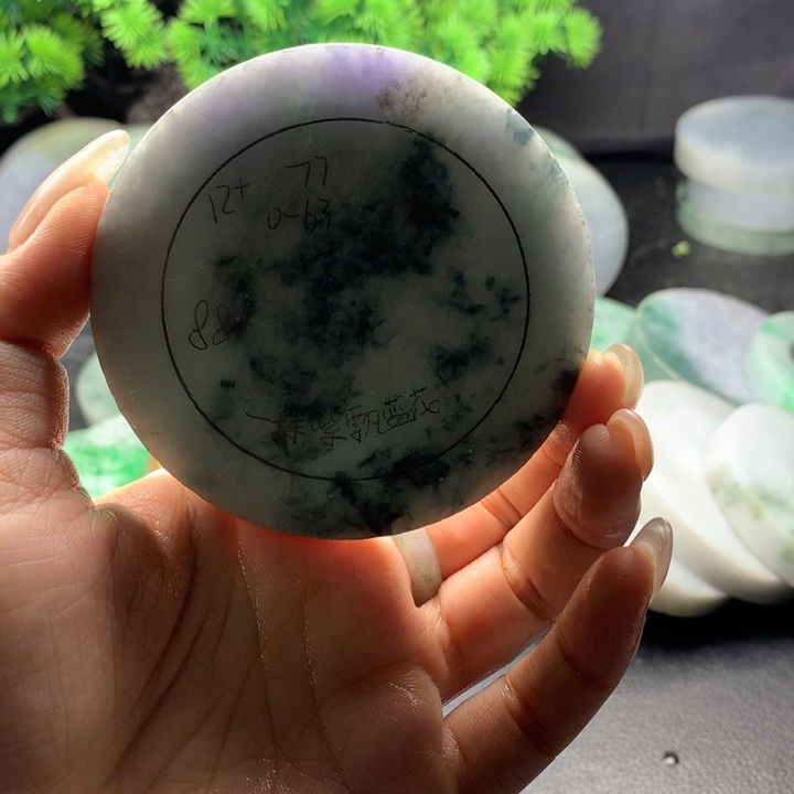 定制翡翠。未镶嵌