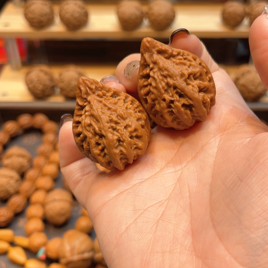 文玩核桃把件蚂蚁上树