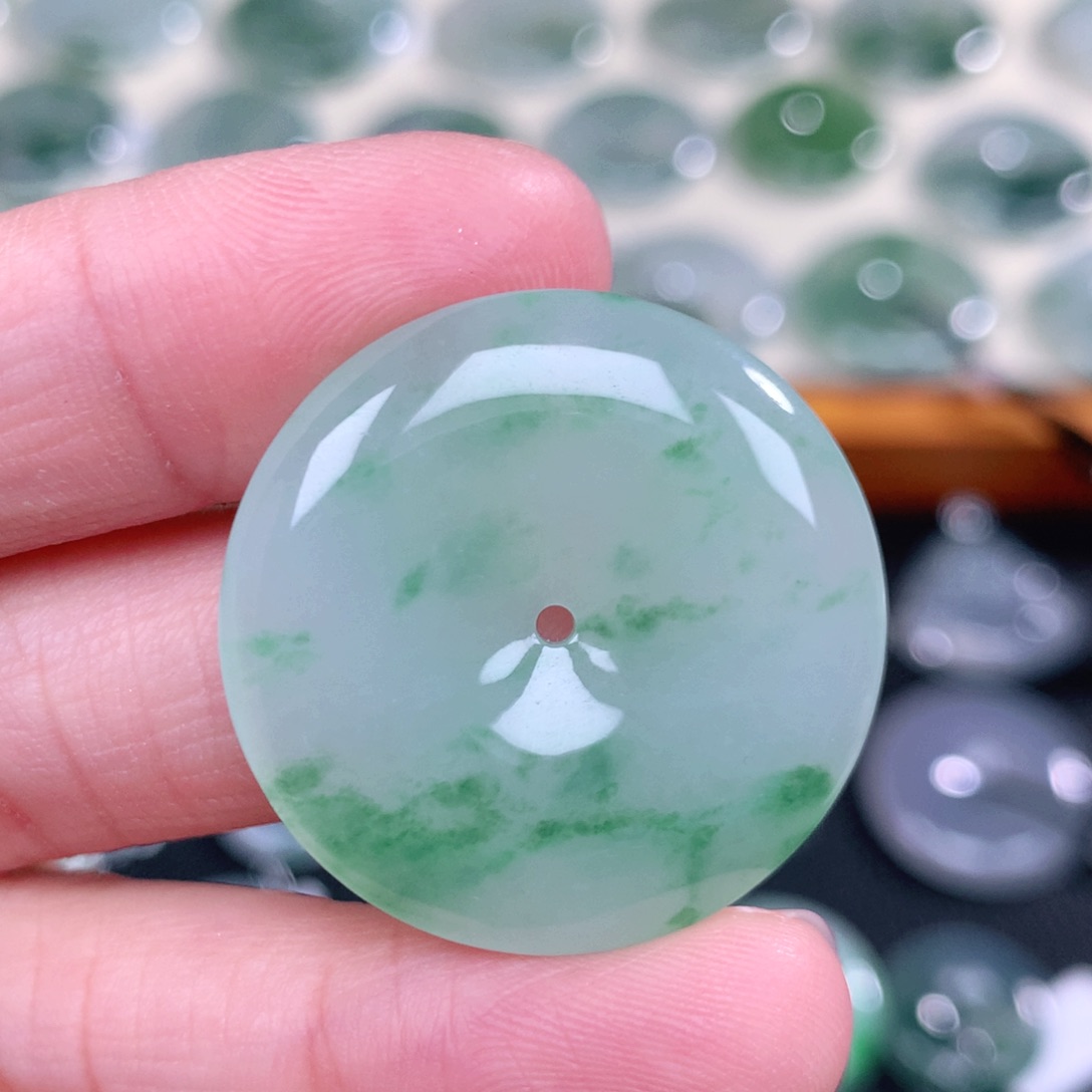 翡翠未镶嵌吊坠(不含链)29.3-5.5