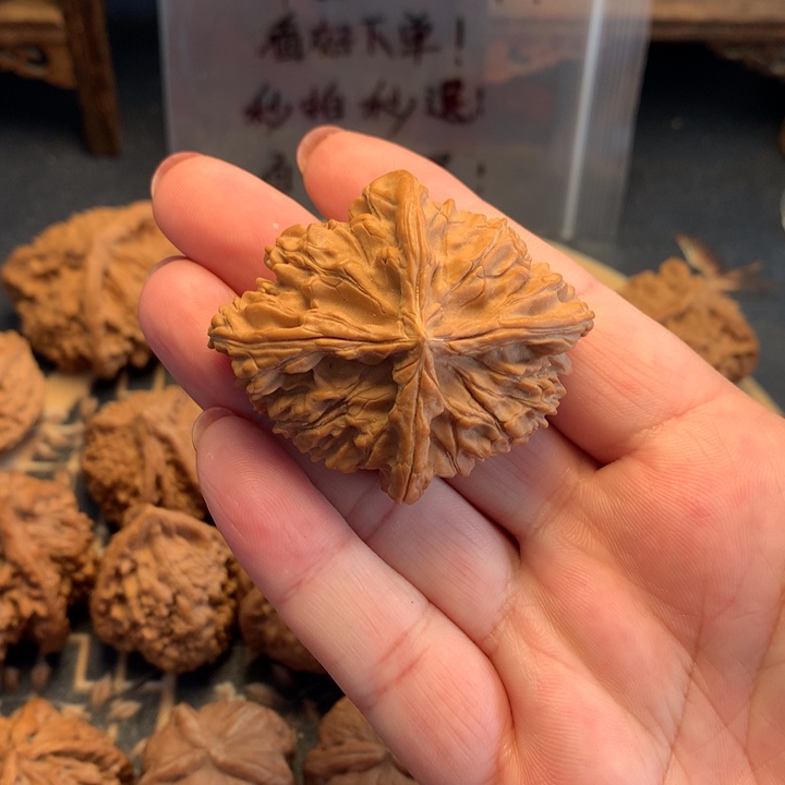 ****大叶紫檀（黑酸枝木类）四棱……