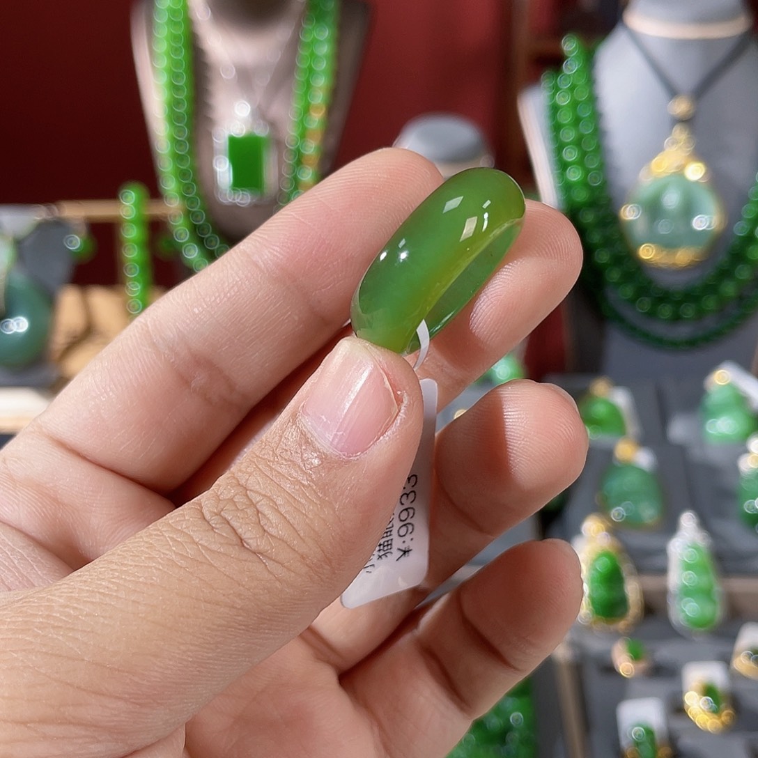 和田玉（碧玉）未镶嵌颈饰