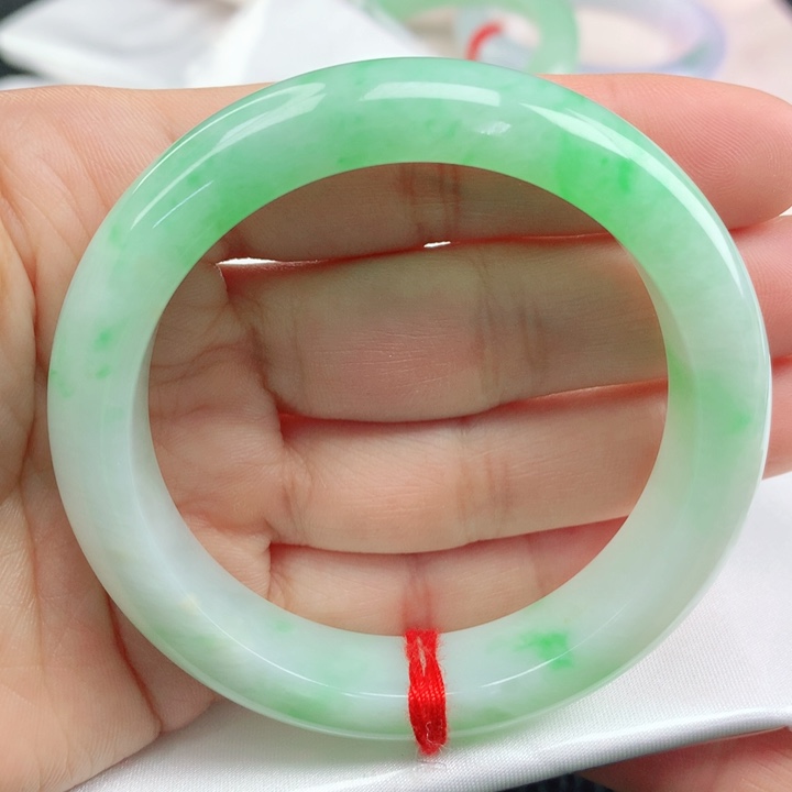 翡翠手镯未镶嵌甜阳绿53