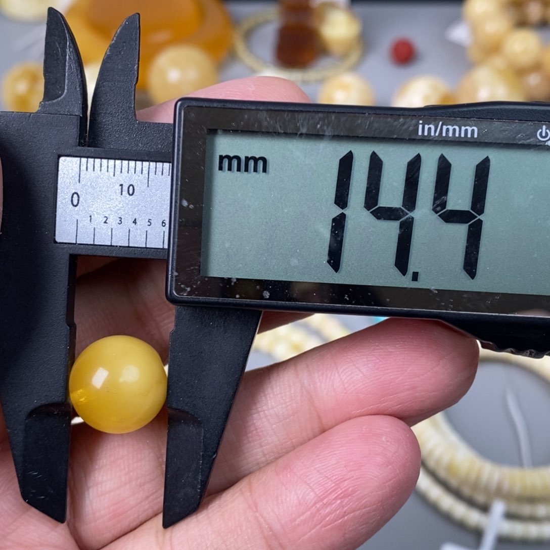 琥珀珠宝奇石未镶嵌有瑕疵