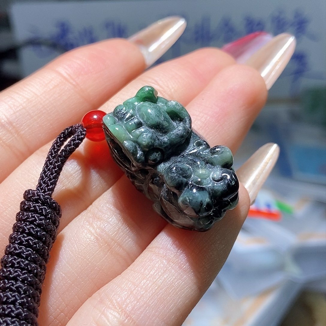 翡翠颈饰未镶嵌天然