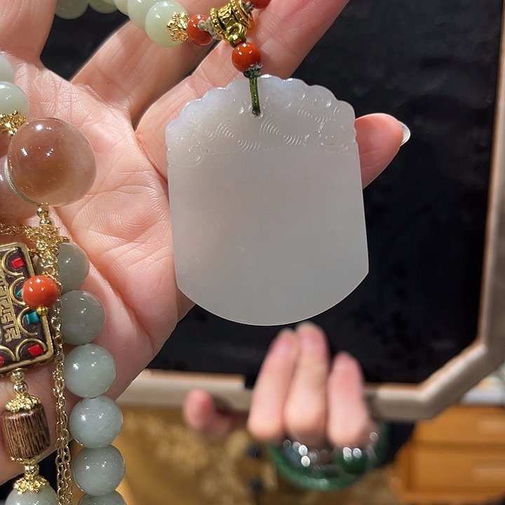 颈饰未镶嵌和田玉