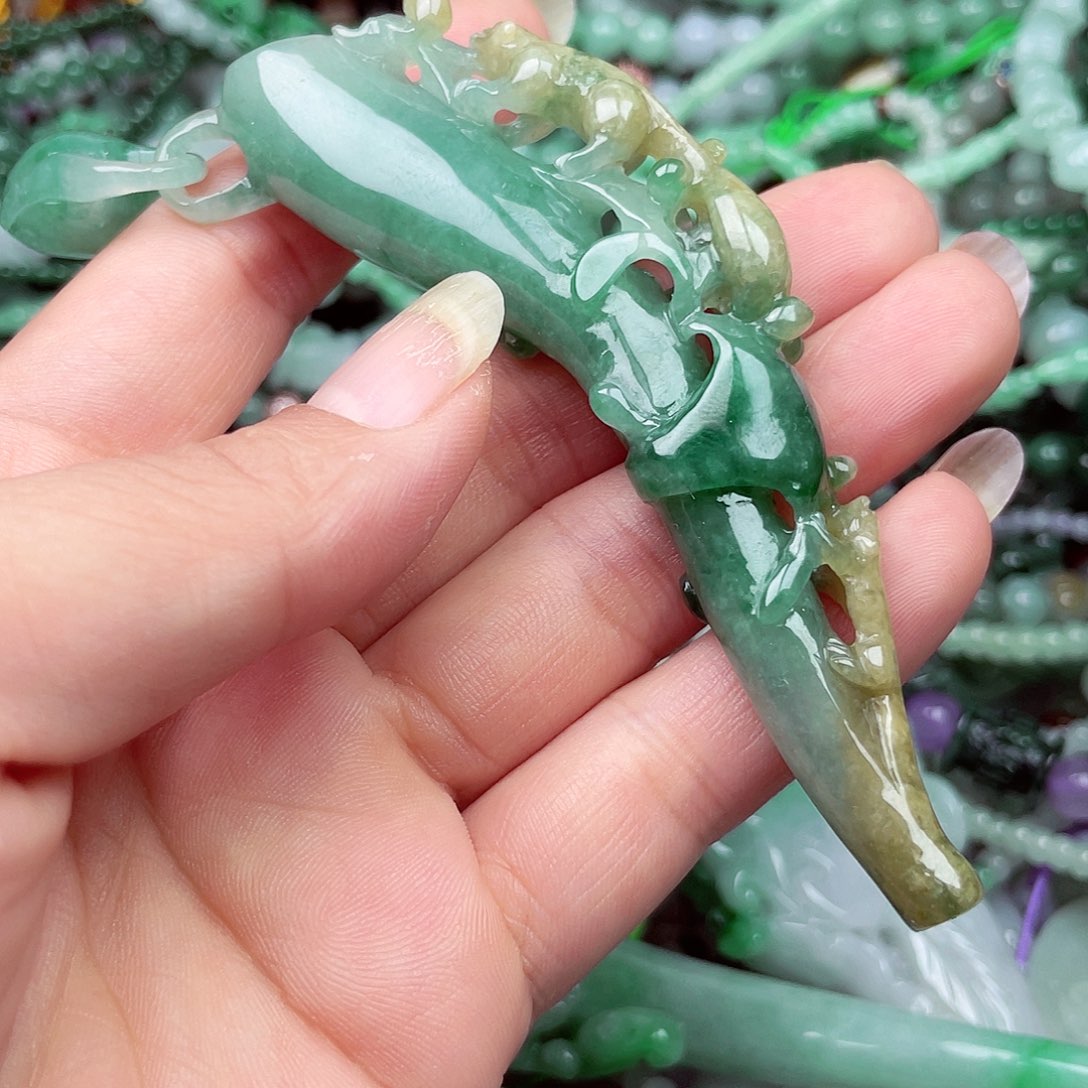 翡翠未镶嵌颈饰翡翠