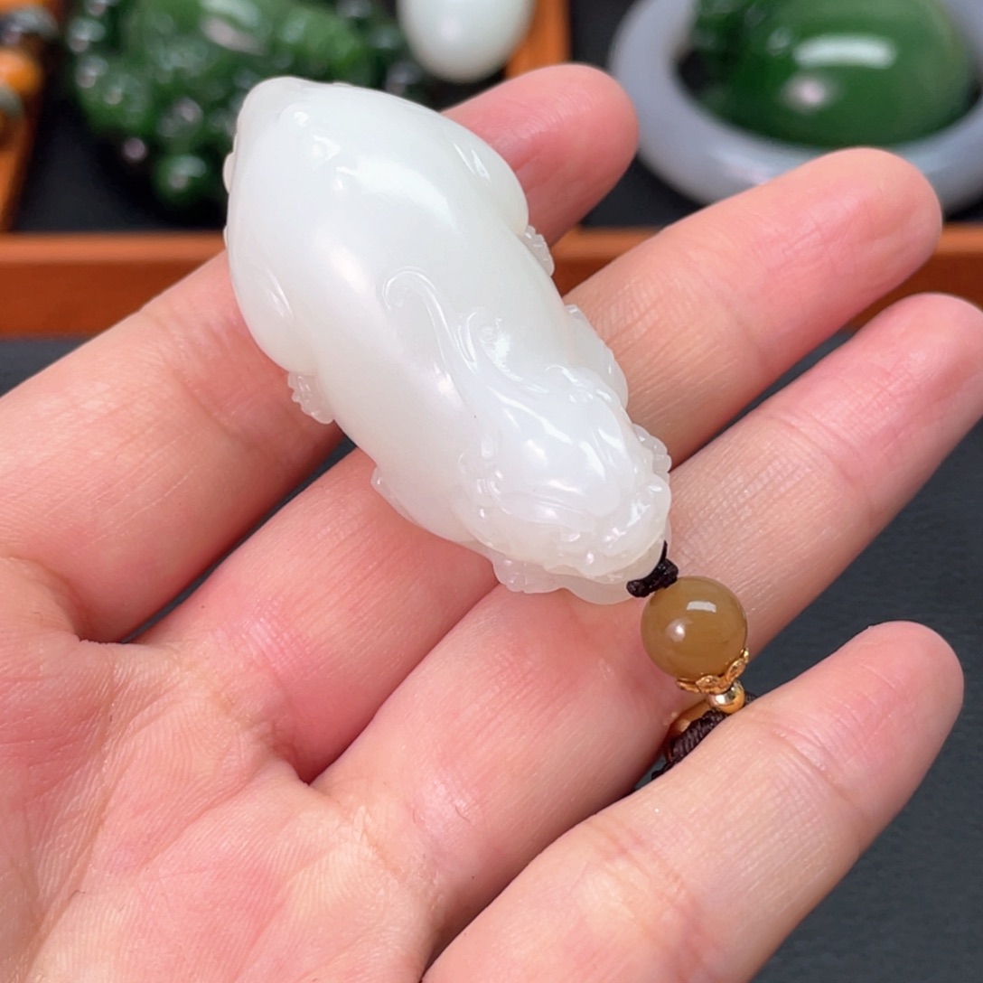 和田玉挂件未镶嵌卡****K