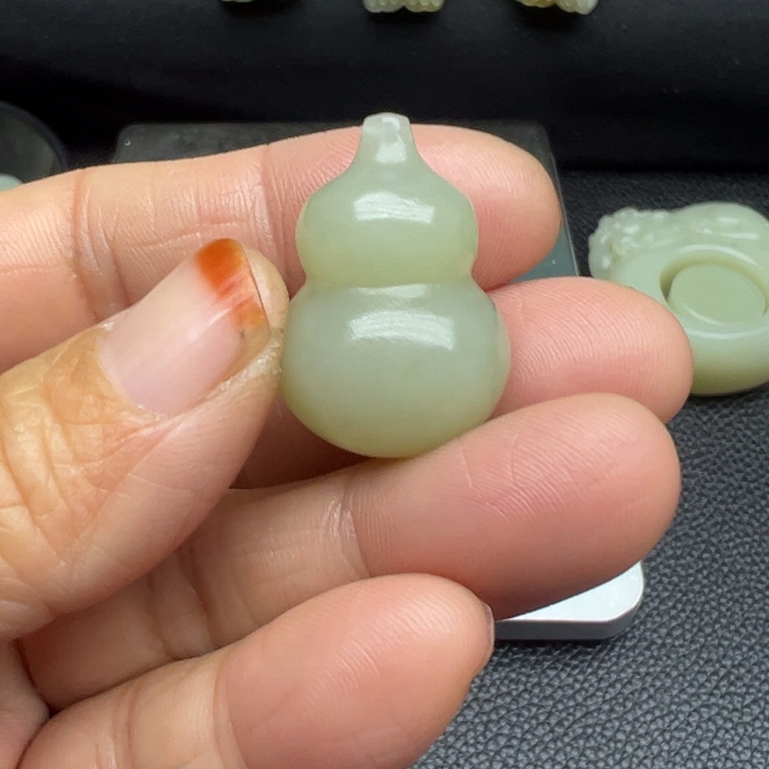 和田玉（糖玉）未镶嵌吊坠(不含链)