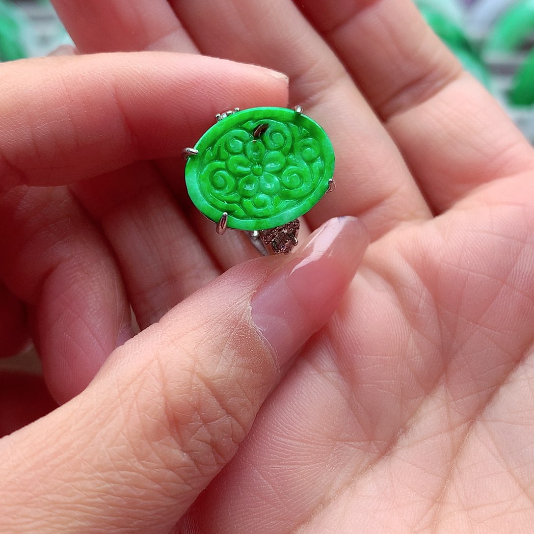 翡翠颈饰银S925镶嵌翡翠