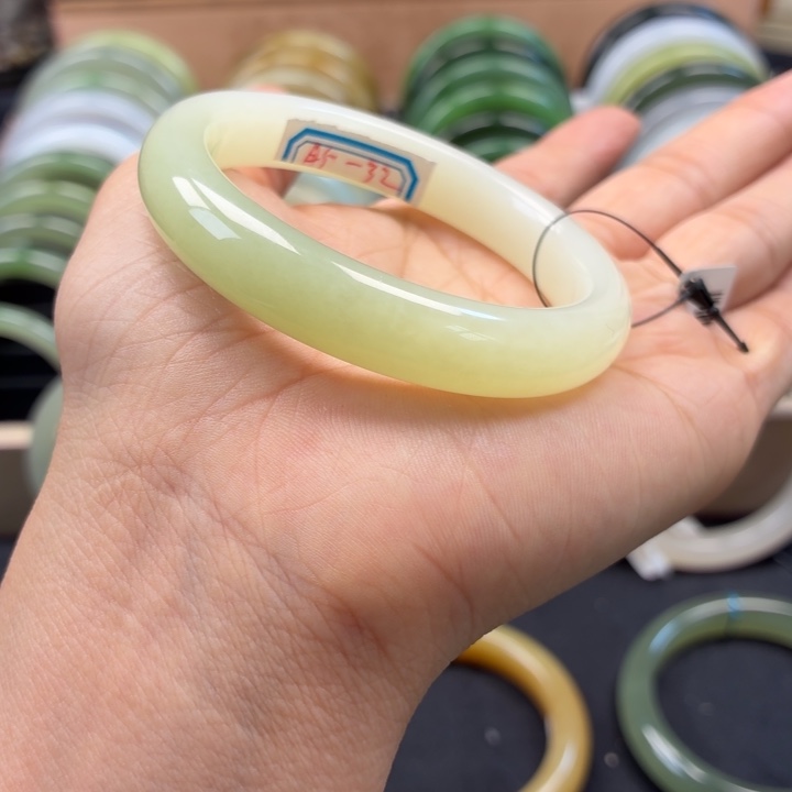 和田玉未镶嵌手镯冰黄口21