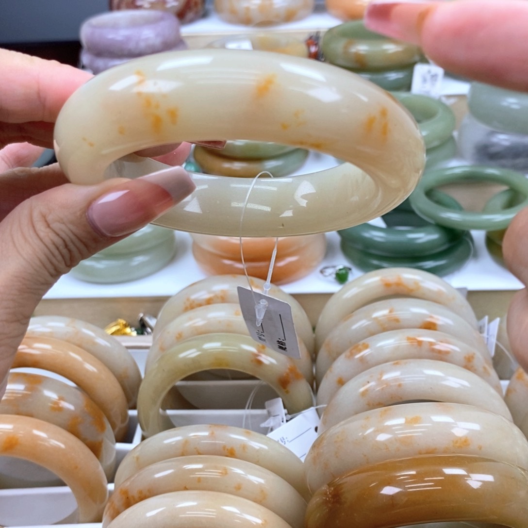 石英质玉手镯未镶嵌女*