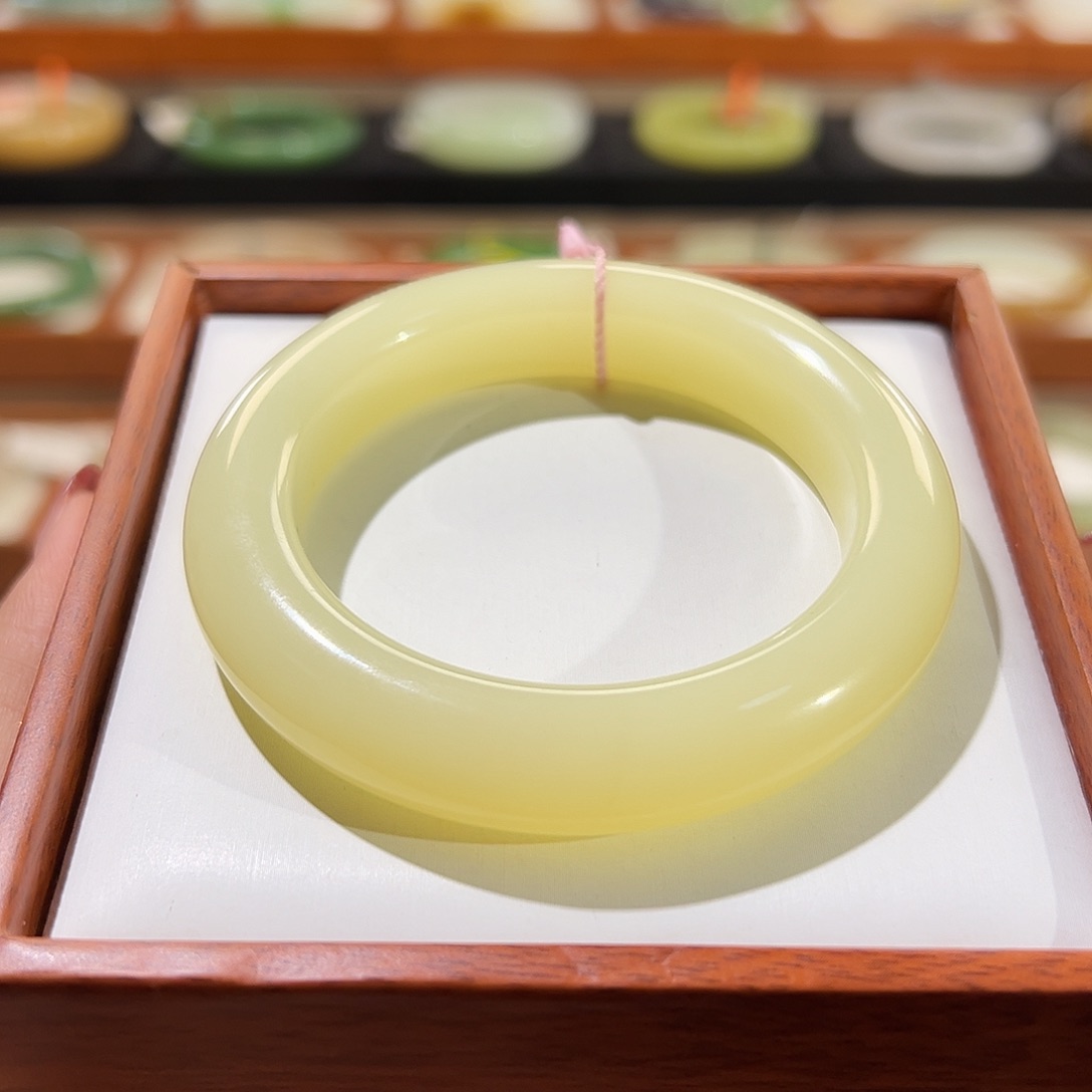 和田玉手镯未镶嵌新疆黄口