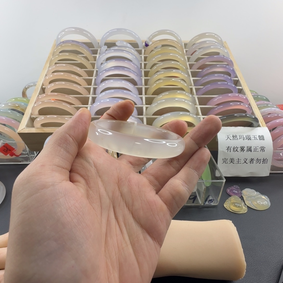 m***³玛瑙/玉髓未镶嵌手镯