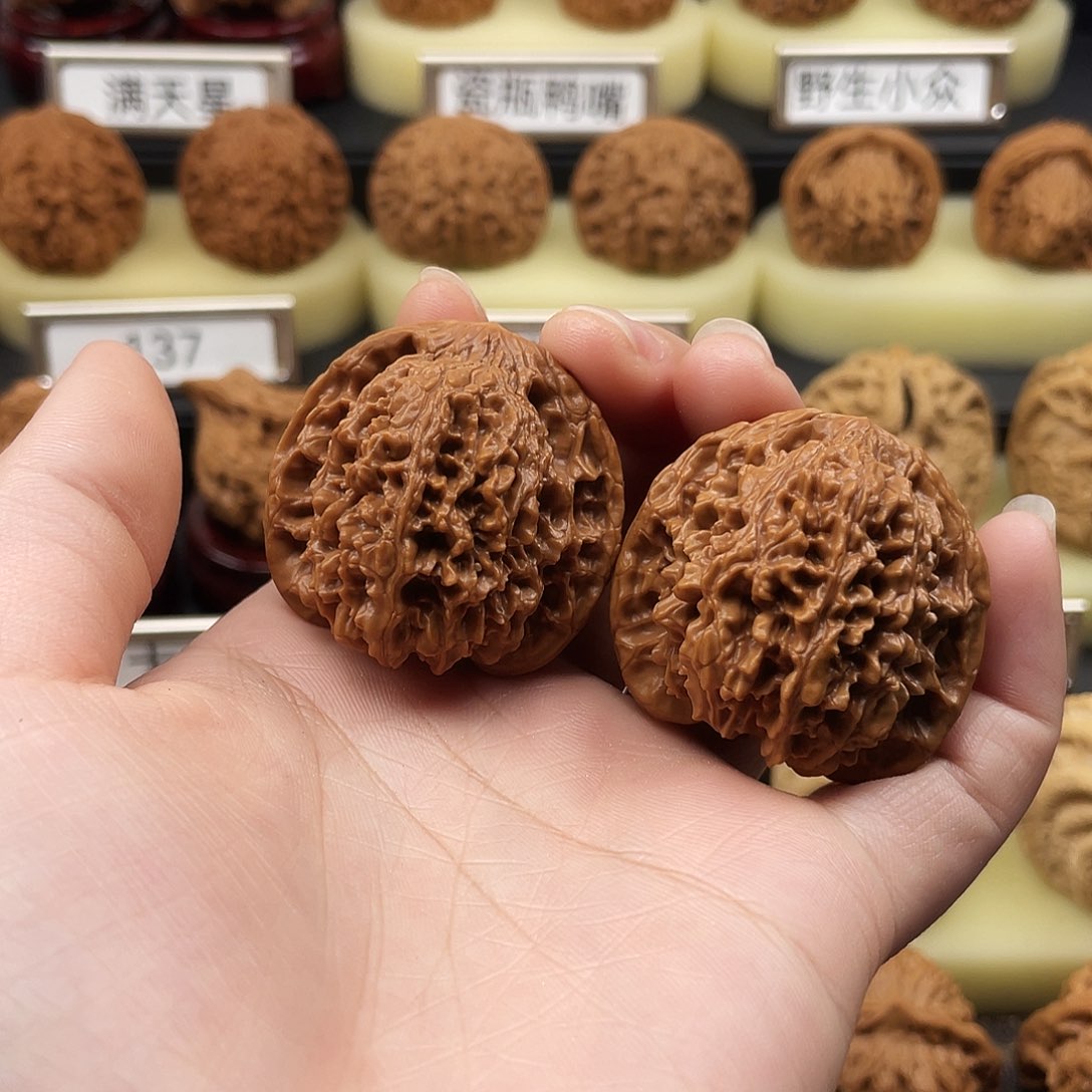 文玩核桃把件满天星39尺796