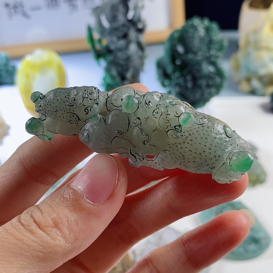 定制翡翠未镶嵌天然a货翡翠带绿三脚金蟾