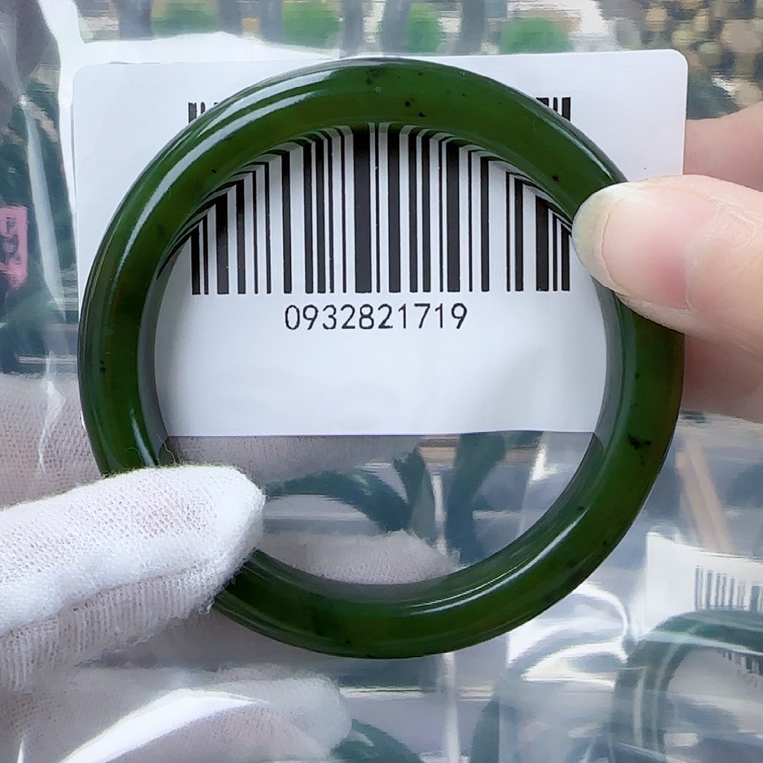 和田玉（碧玉）手镯未镶嵌5960包容