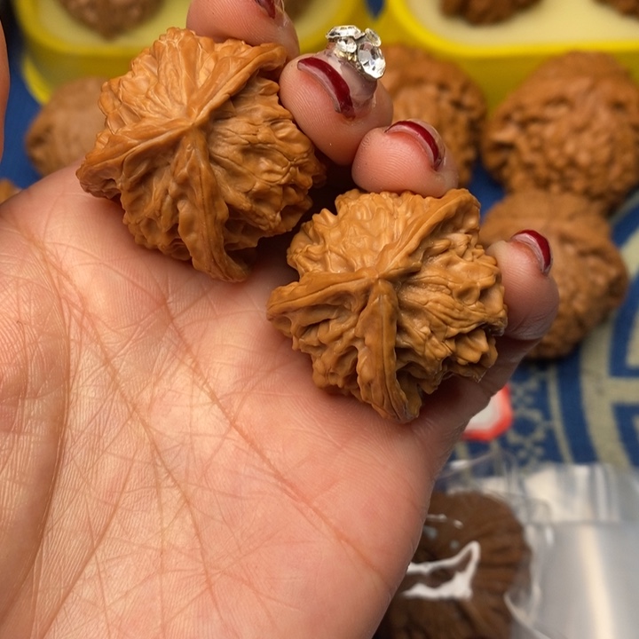 吊坠桃核三棱35核桃