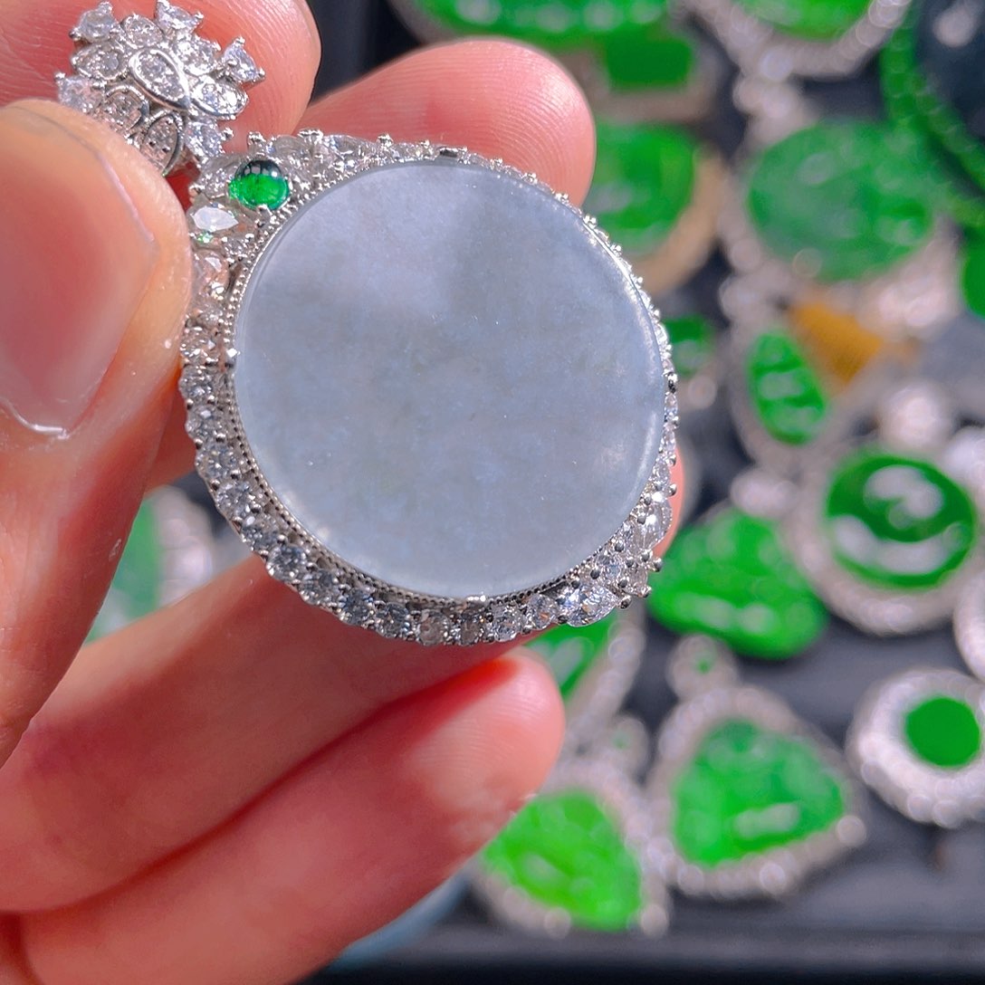 翡翠未镶嵌吊坠(不含链)