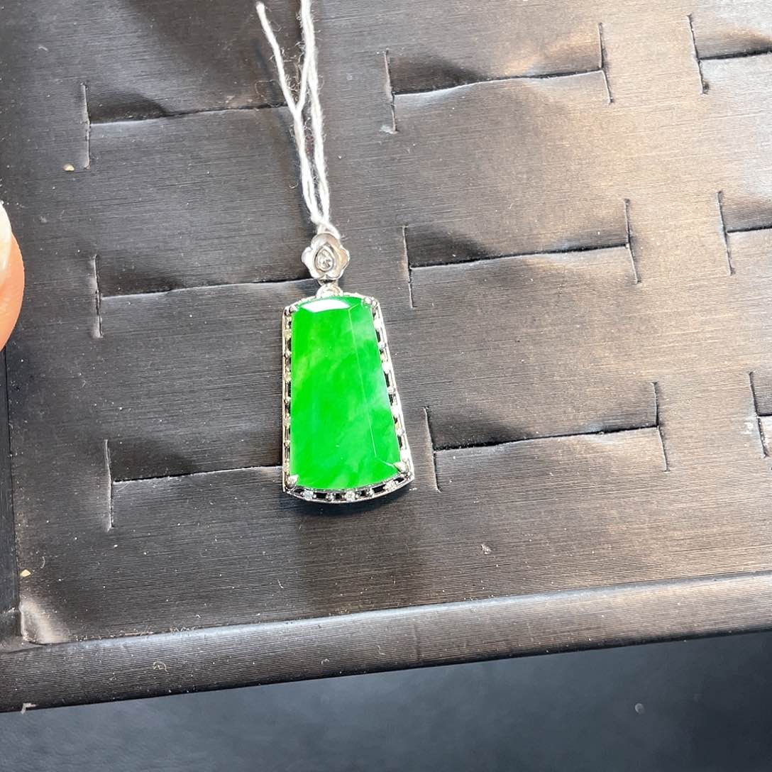 翡翠挂件18K金镶嵌用****910500，定金5000