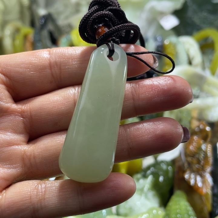 岫玉未镶嵌吊坠钥匙坠