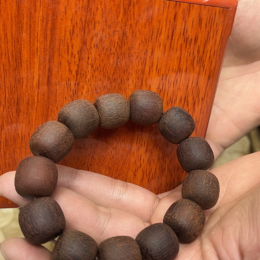 大叶紫檀（黑酸枝木类）