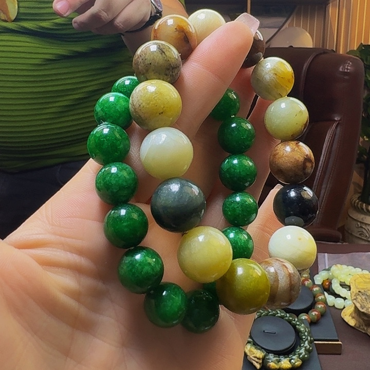 蛇纹石玉手串未镶嵌