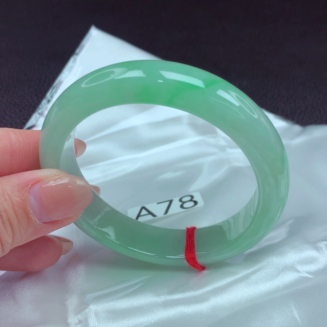 翡翠手镯未镶嵌手镯88