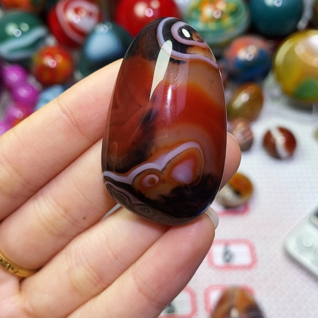 吉***姐玛瑙/玉髓未镶嵌珠宝奇石