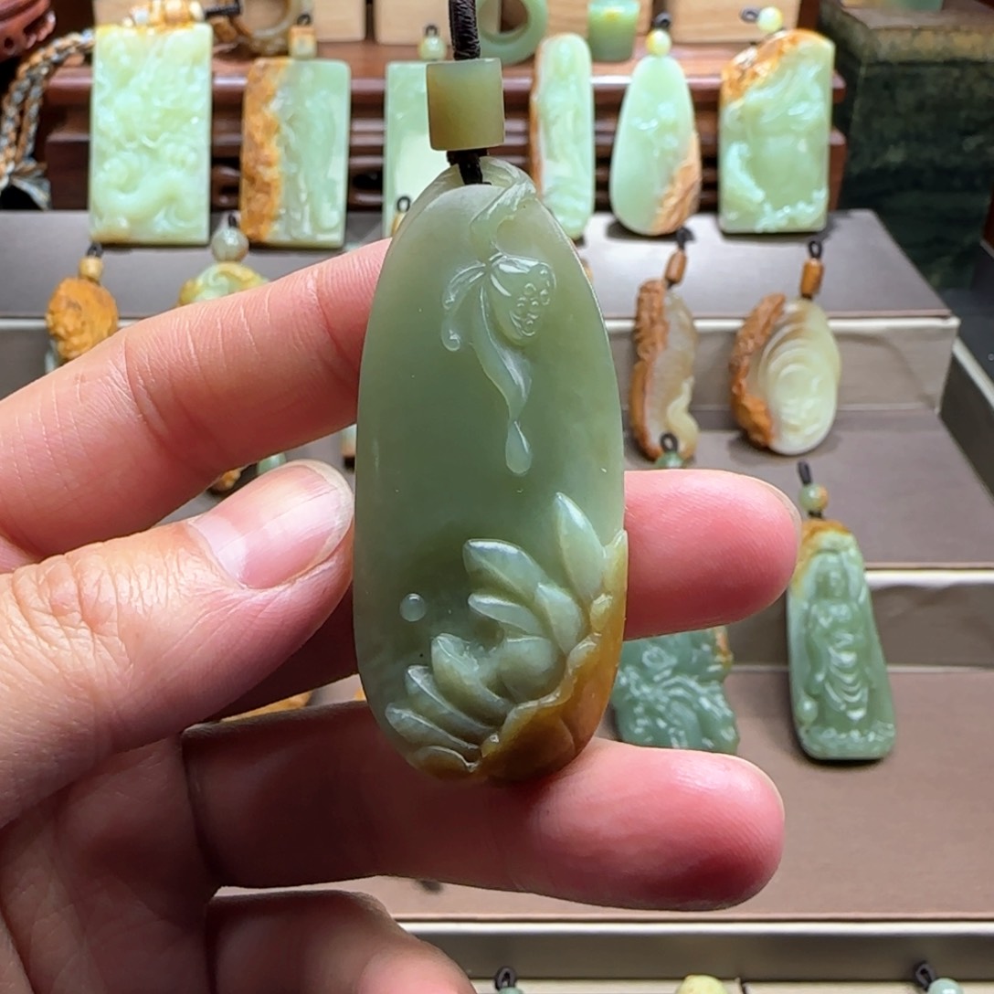 岫岩河磨玉（透闪石质玉）挂件未镶嵌