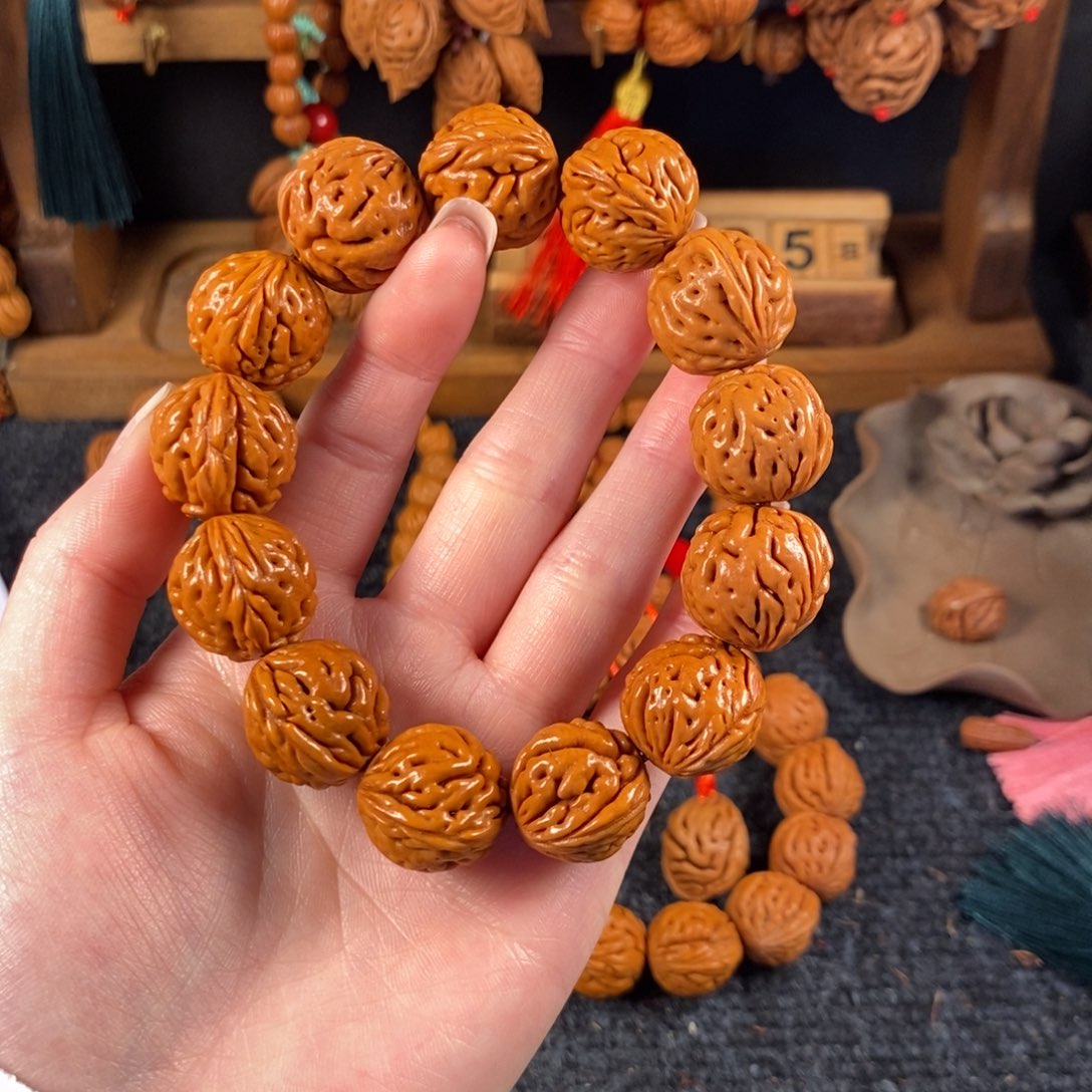 吊坠桃核大*.桃枭手串