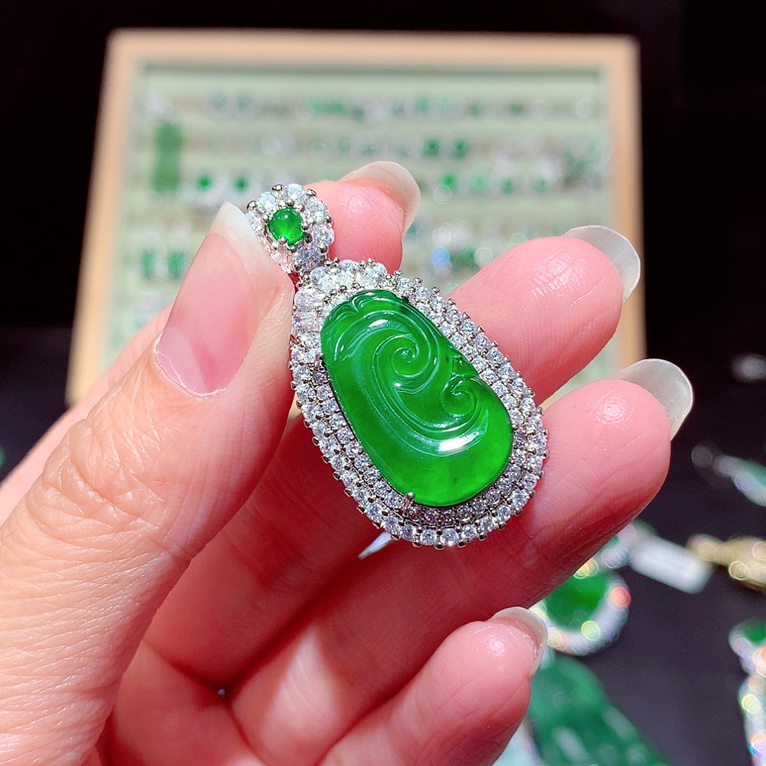 【闪购商品】翡翠吊坠(不含链)未镶嵌