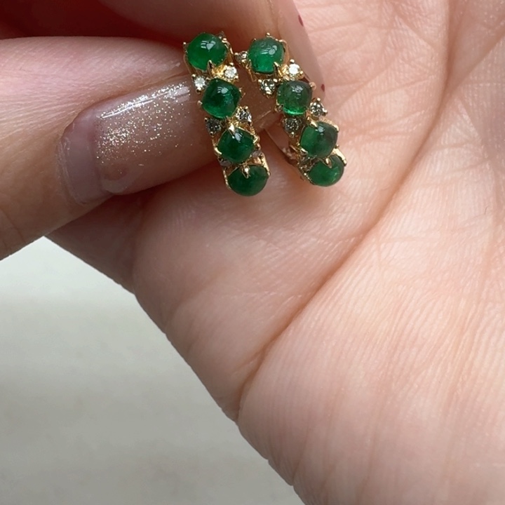 祖母绿耳饰18K金镶嵌