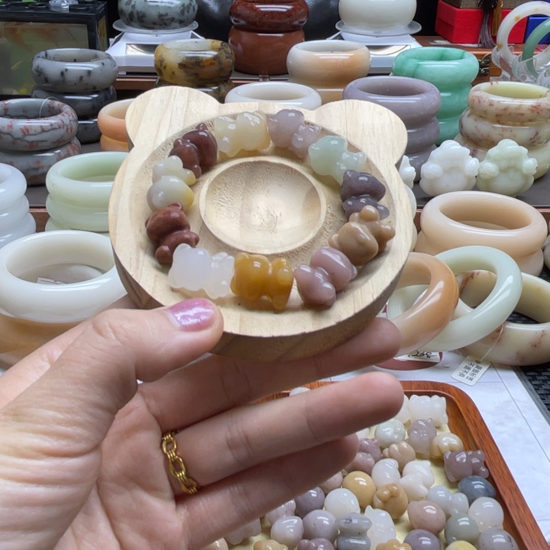 石英质玉（佘太翠）未镶嵌手镯